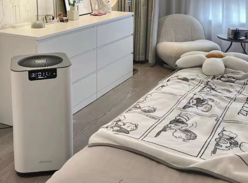 家里养狗养猫用空气净化器管用吗,养猫买空气净化器还是新风机