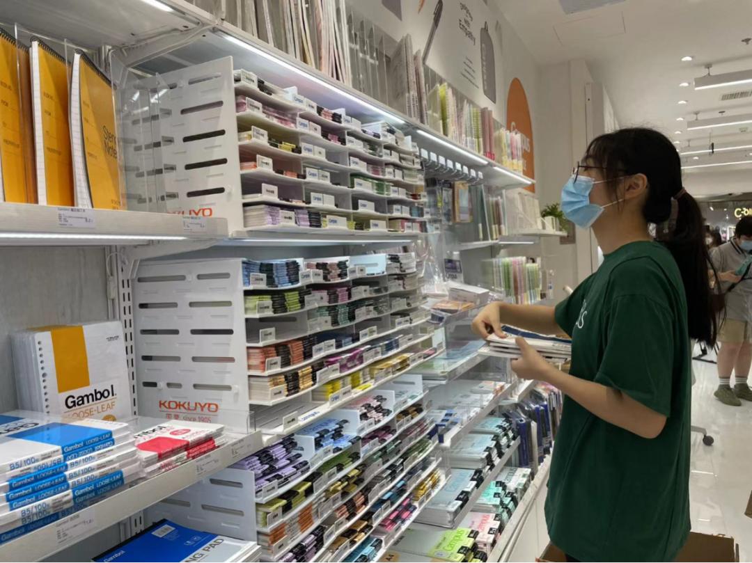 这个品牌的文具你肯定用过！全国首店入驻徐汇，逛起来~