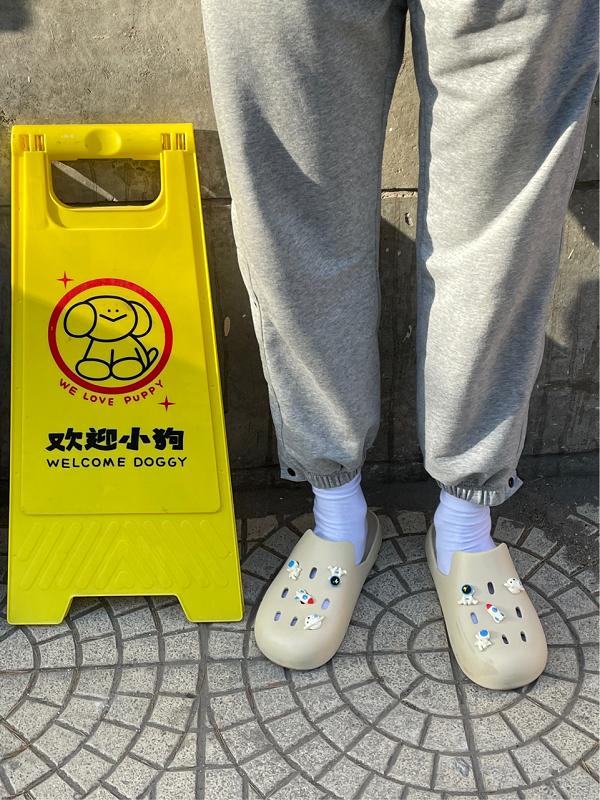 什么颜色的休闲凉拖鞋高级百搭,夏日新款拖鞋