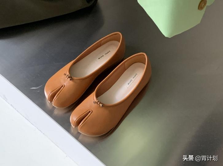 女人一年四季必备的鞋子,冬季穿什么鞋好搭配衣服40岁