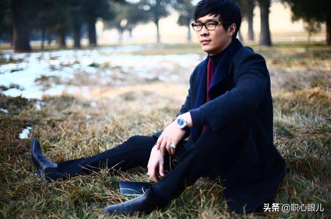 从宅男到首富：下过岗、摆过摊的唐家三少，凭啥在家就能年入过亿