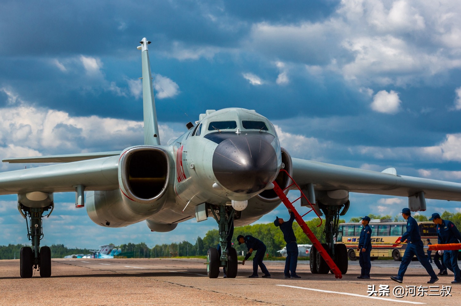 图22与轰6k,图22m和轰6k