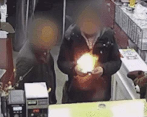 砰的一声爆炸,砰的一声电路跳闸