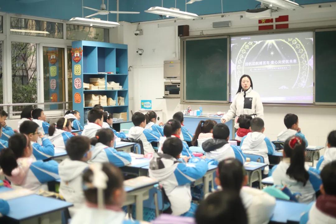 开学啦听听新生的感受,开学了看一下宿舍的环境