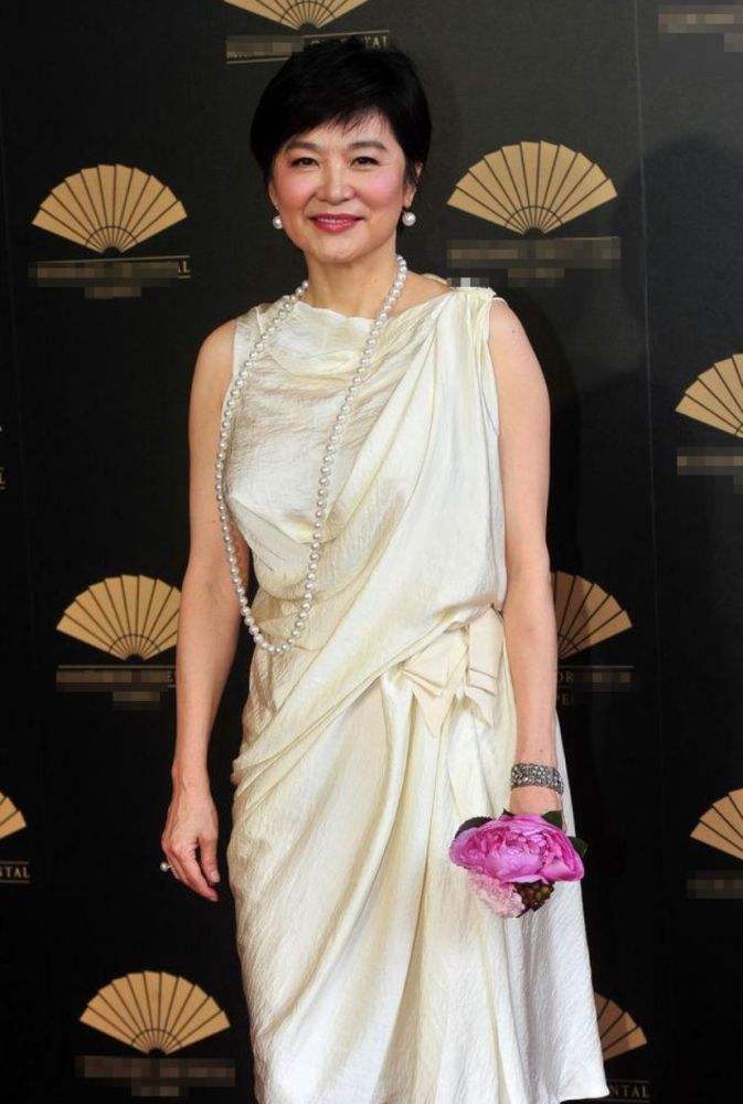 没整过容优雅老去的女明星,盘点大牌女星是如何优雅变老的