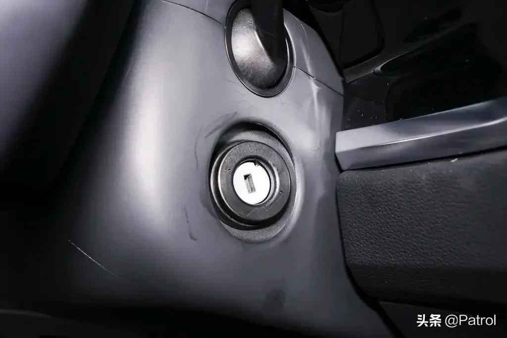 全新奥迪q3性价比,奥迪q3的35tfsi是1.4t还是2.0t