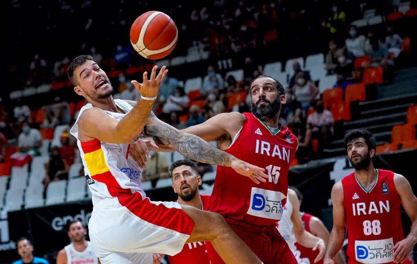 cctv5现场直播中国男篮对伊朗男篮,王哲林对哈达迪视频