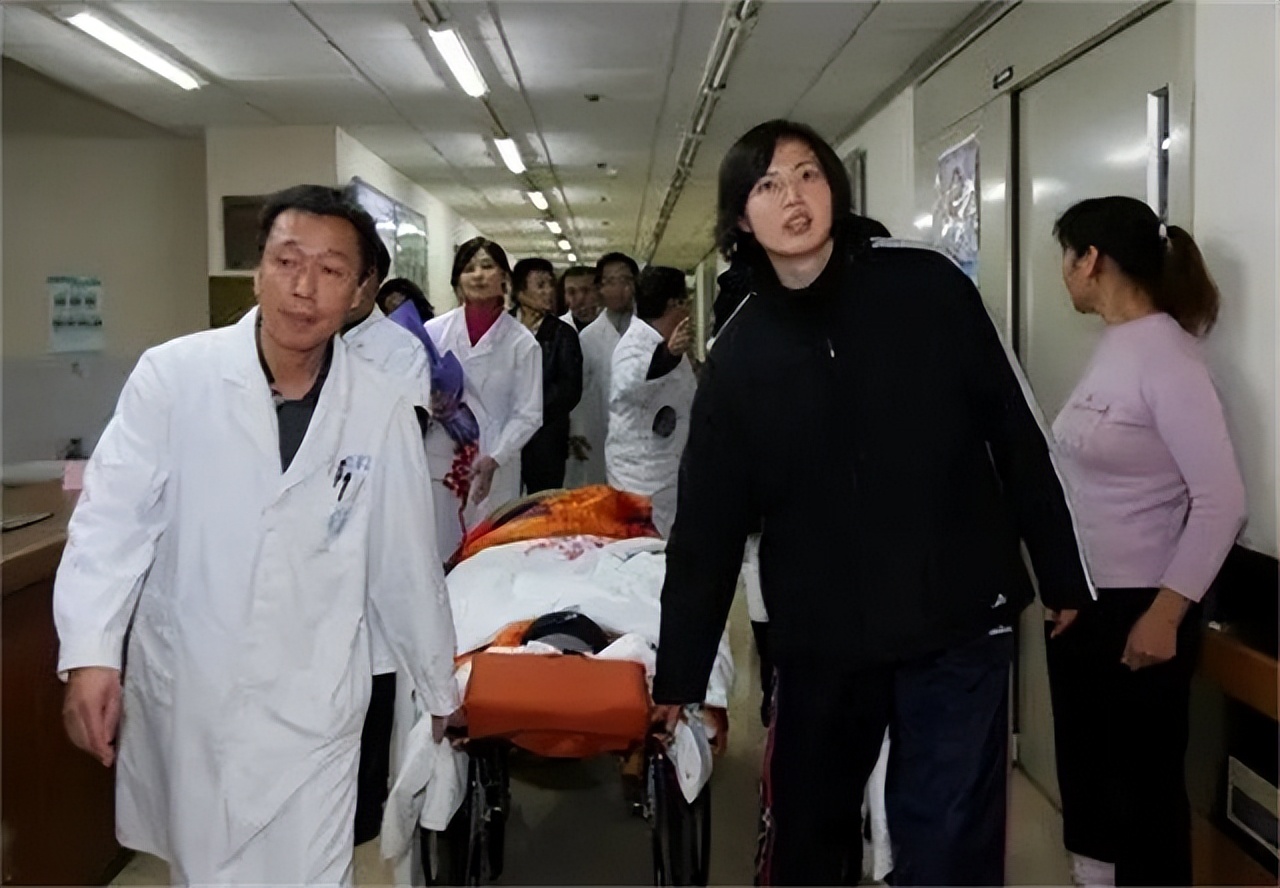 汤淼母亲改嫁的原因,汤淼父亲和母亲离婚了吗