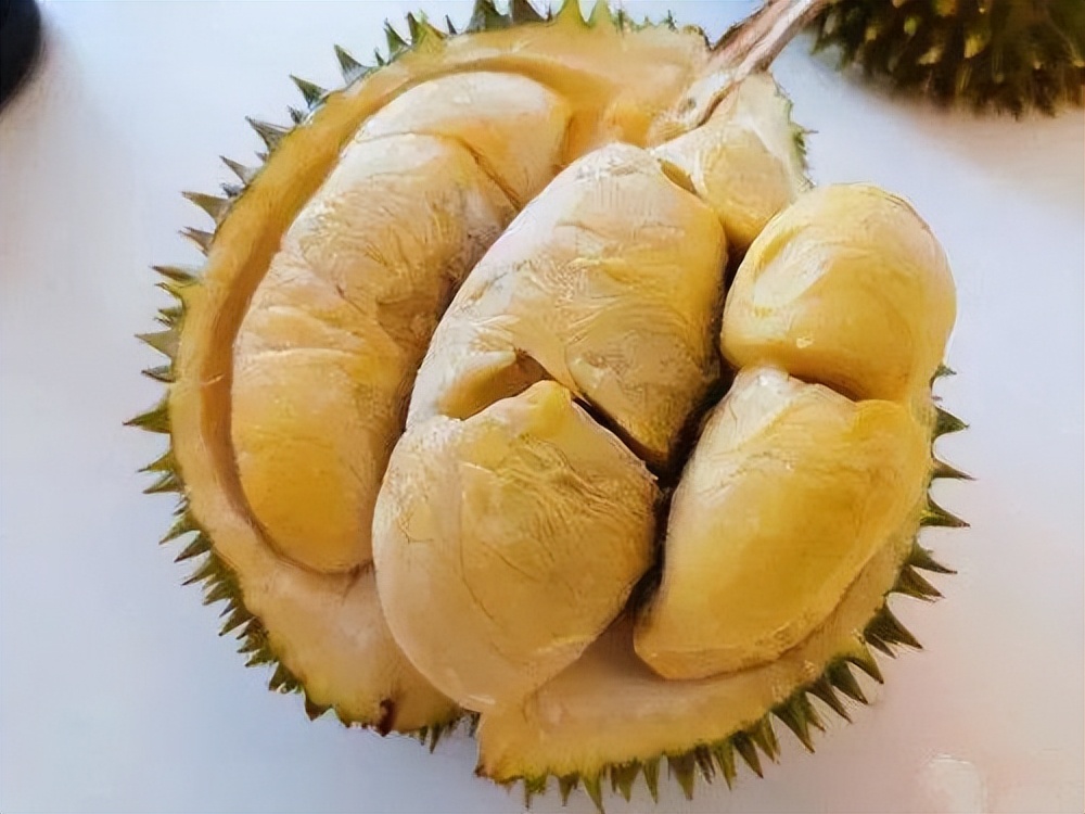 买榴莲买大还是小,如何区分树熟榴莲和普通榴莲