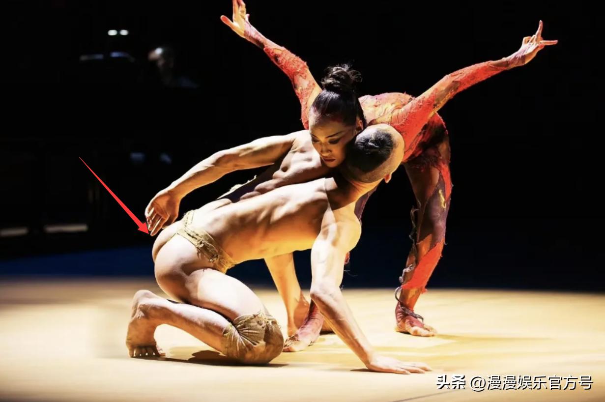 丁字裤、摸*体下**，杨丽萍把国人难以启齿的文化搬到舞台上！