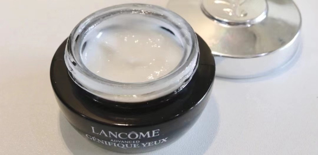 入门级大牌眼霜怎么选?雅诗兰黛预防衰老,兰蔻发光眼霜维稳修护