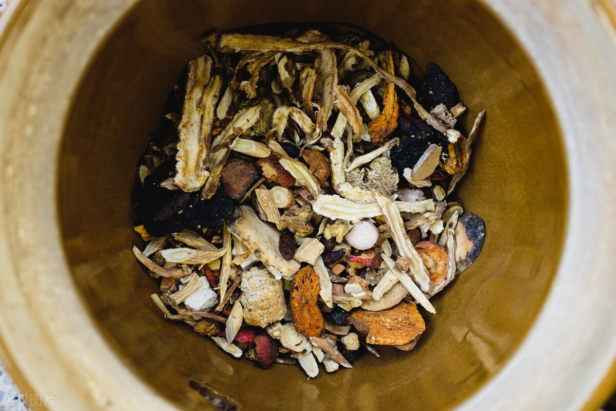 阴虚脱发和肾精亏虚脱发,脱发白发是肾精亏虚吗