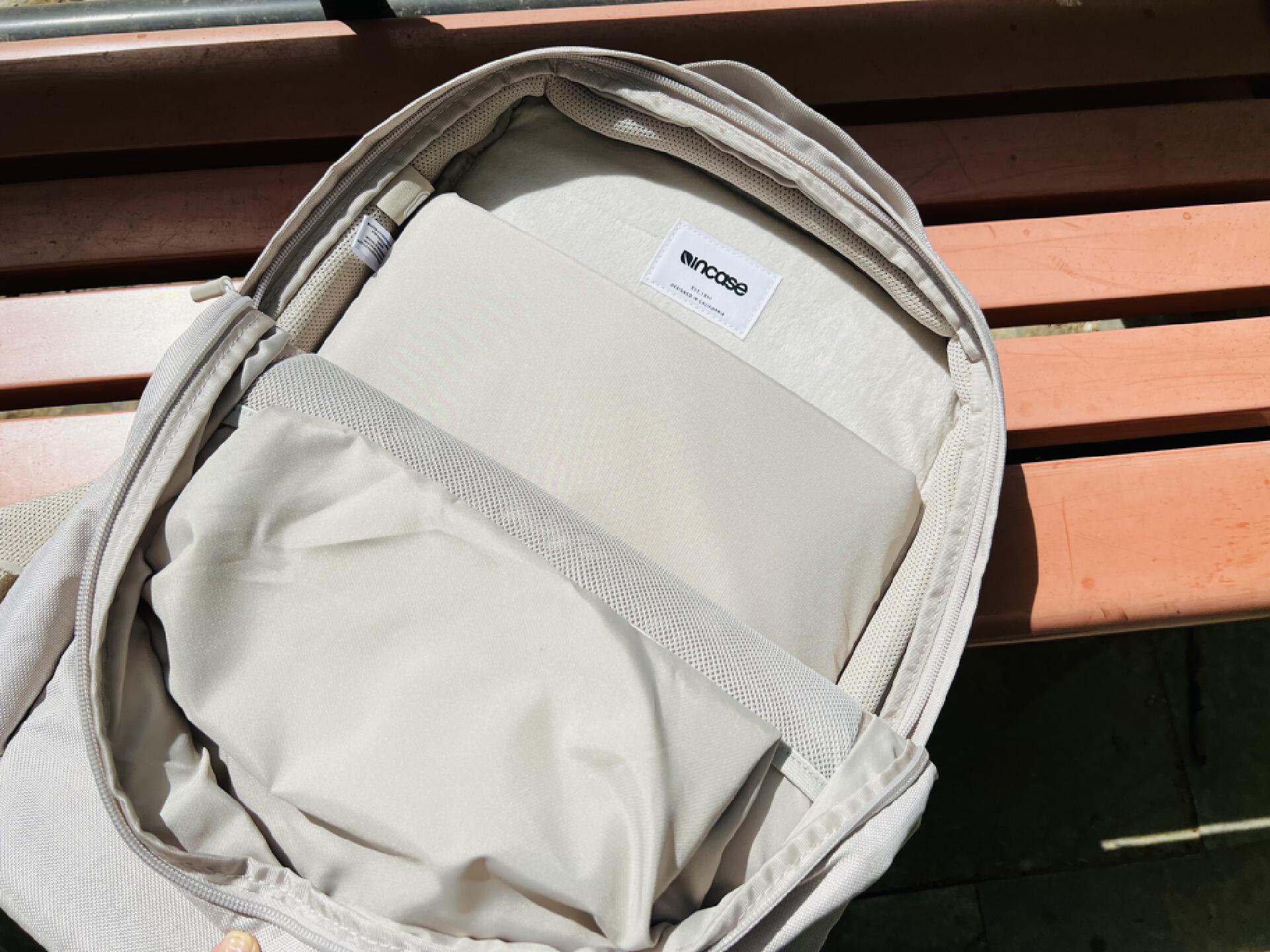 incasecitycompact双肩包,不失逼格的通勤包