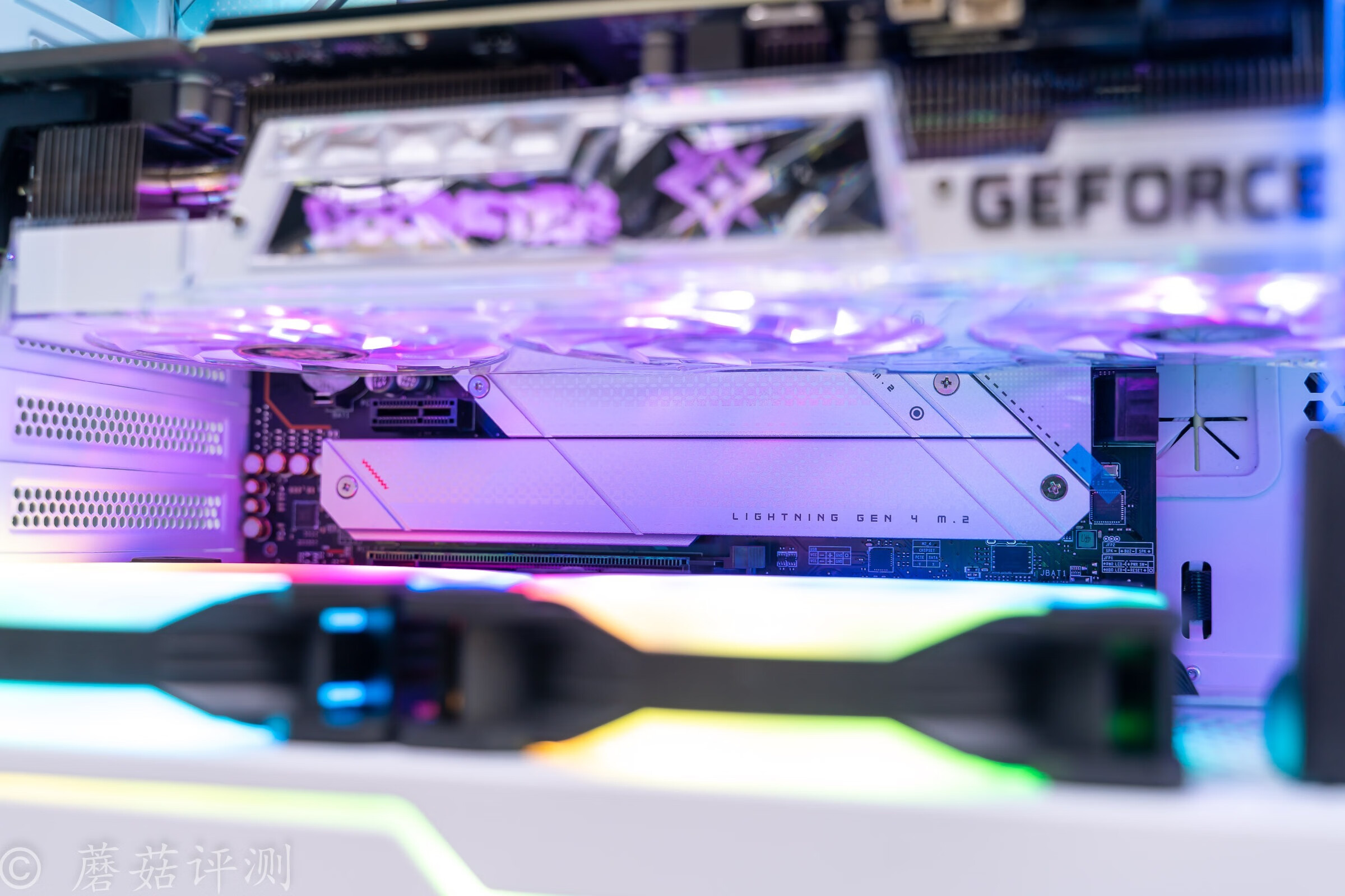 一正一反，轻松定义你需要的风扇风向，Tt耀影SWAFAN12机箱风扇