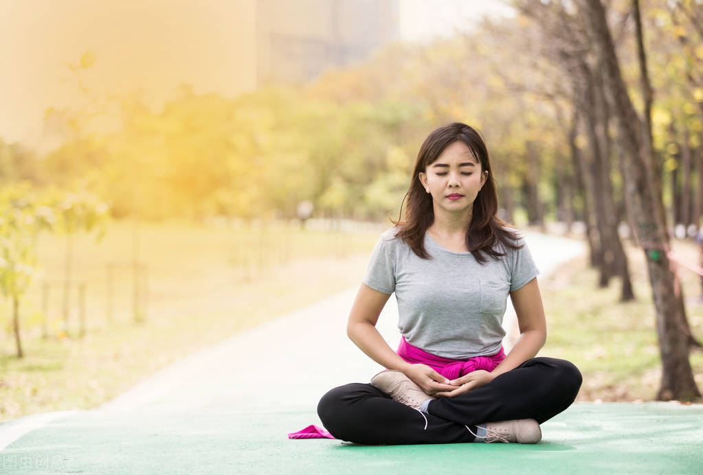 60多岁老人8天没吃一口饭竟安然无恙:呼吸法,3分钟让你静下来