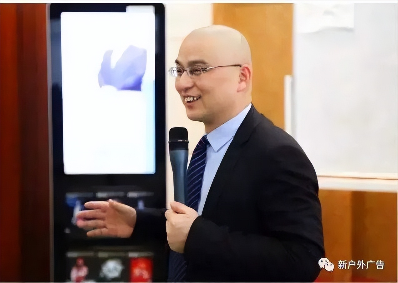 2023年春节临近，广告主投放高速户外广告