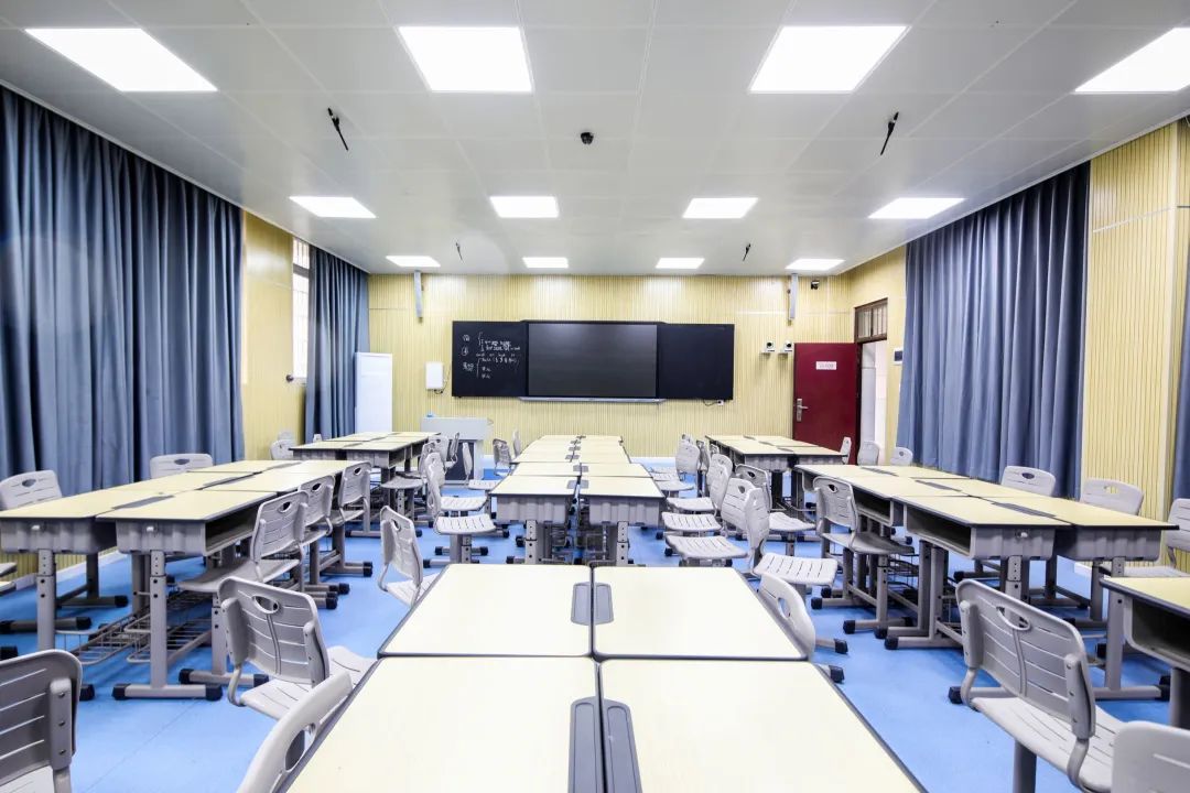 姝︽眽鐧惧勾鍚嶆牎,姝︽眽鐧惧勾楂樹腑