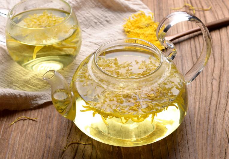 男人50岁后，活得是“精神气”，多喝5款“软黄金”，或更有魅力