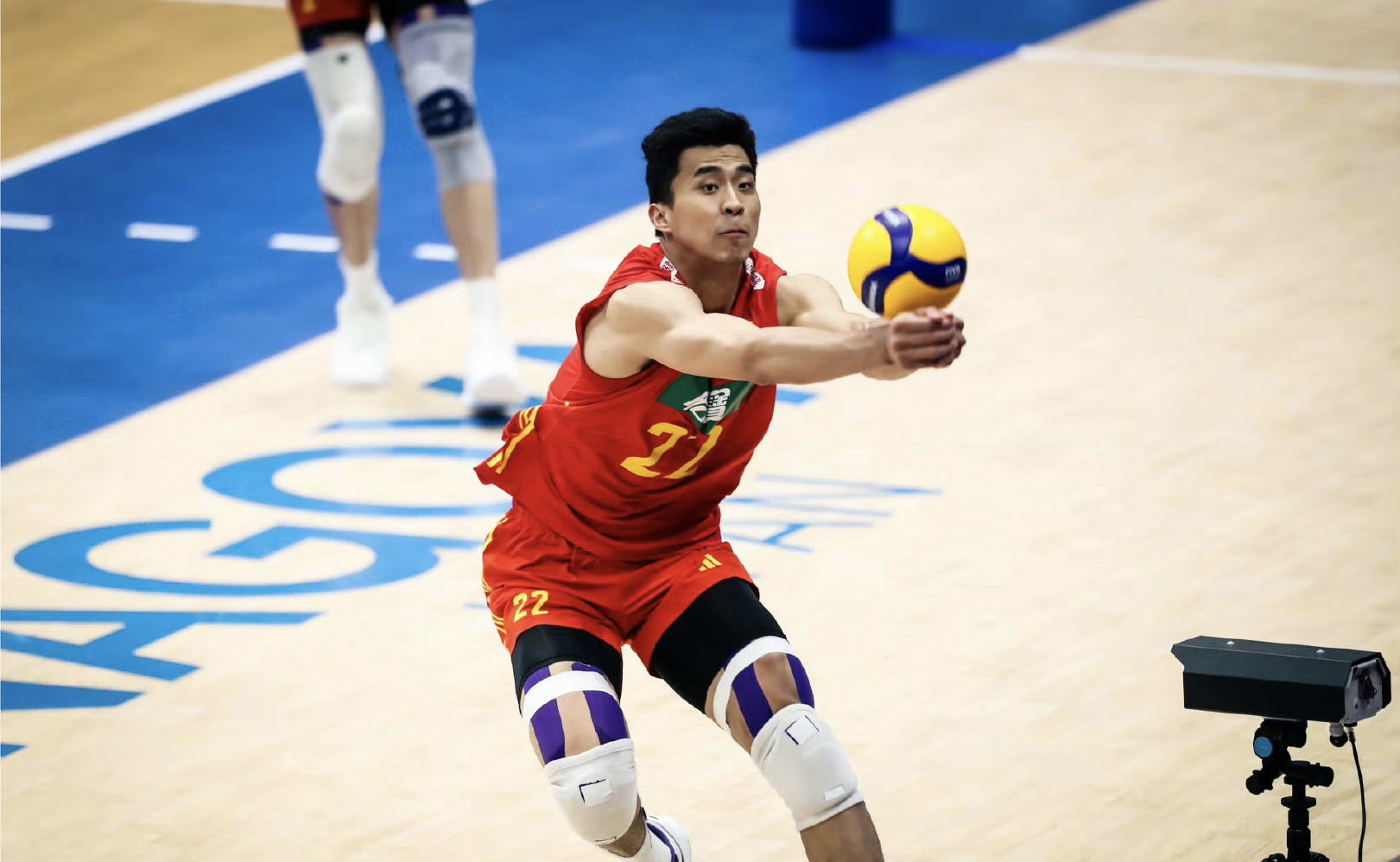 中国男排全队自责,中国男排对主教练的评价