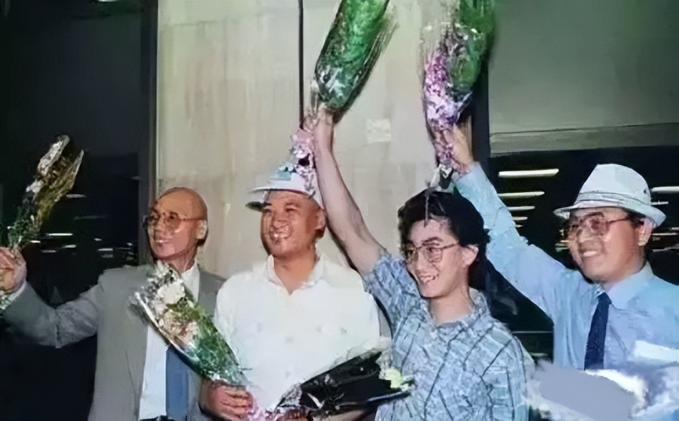 名和利,救不了六小龄童