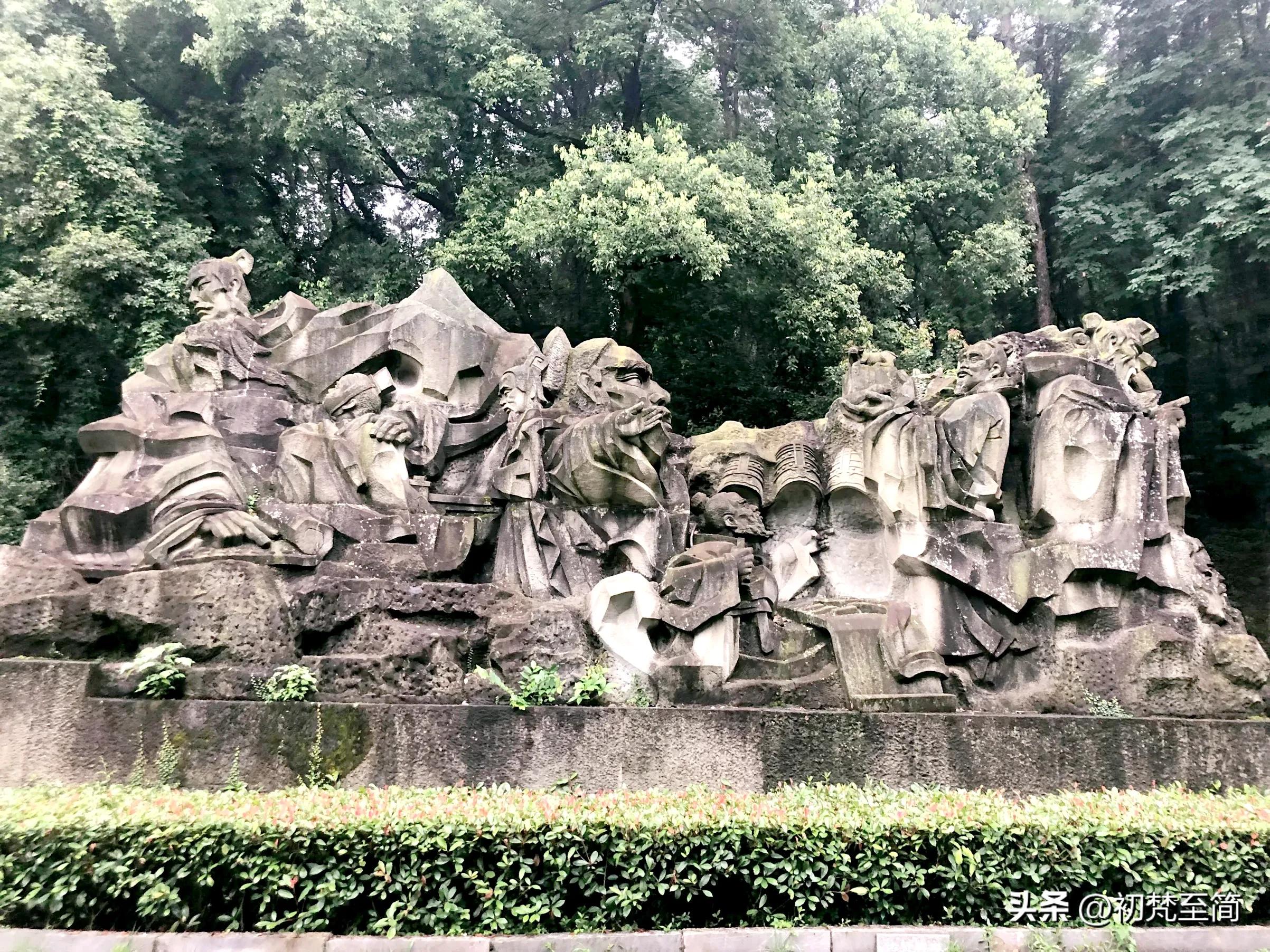 雨中的湖畔风景,雨中的湖畔山色