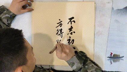 看兵哥哥沉浸式射击,看兵哥哥们的飒爽英姿