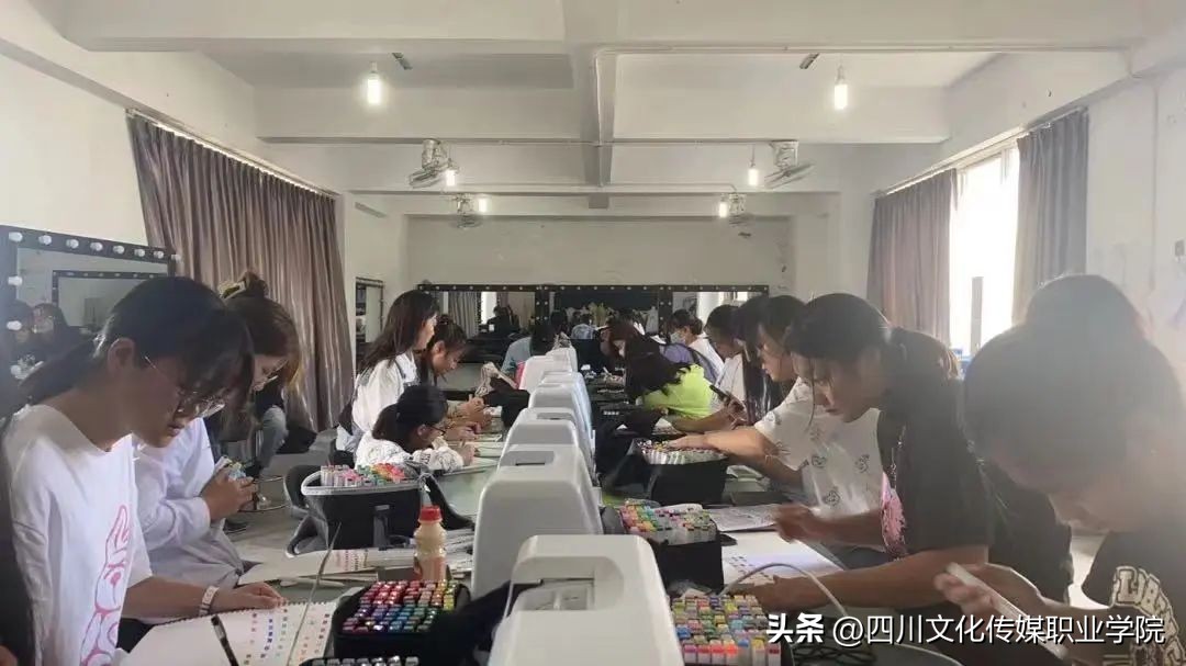 四川文化传媒职业学院是单招吗,四川文化传媒职业学院报名时间表