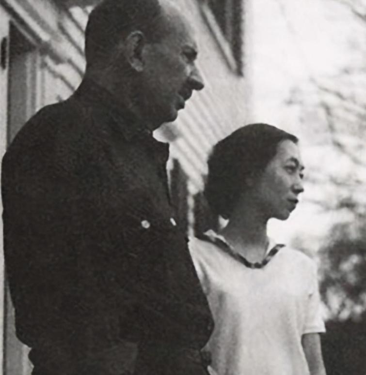 张爱玲在美国怎么死的,张爱玲死后多长时间才被人发现