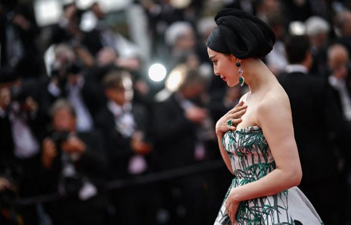 姣斿熀灏兼吵琛ｅ鍥芥槑鏄熼伄鑲夌┛鎼浘,鏄庢槦娉宠。澶栫┛闇茶叞椋庢牸