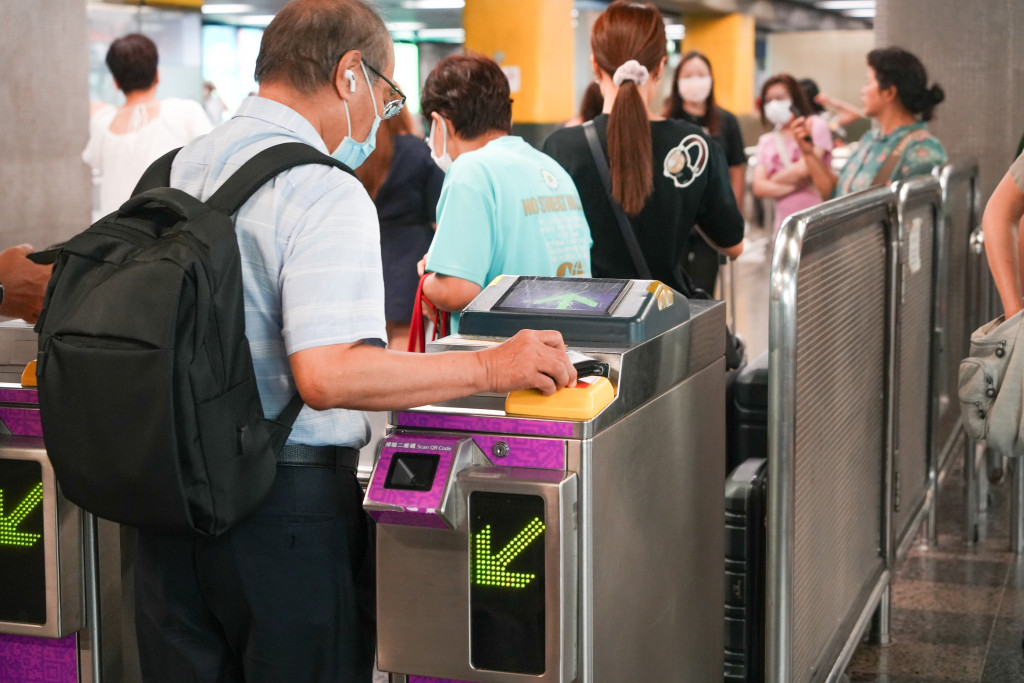 庆祝香港回归25周年高铁站,庆祝香港回归祖国25周年新闻