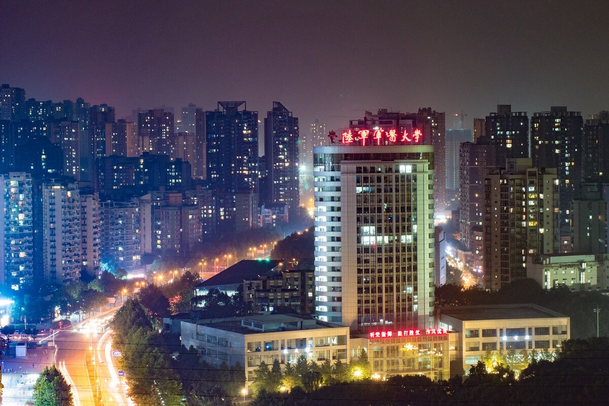 新一线城市之首武汉,新一线城市成都武汉