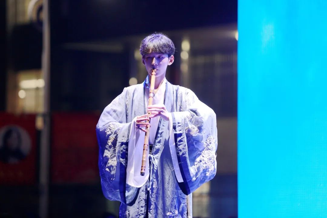 八斗扬帆，为梦起航