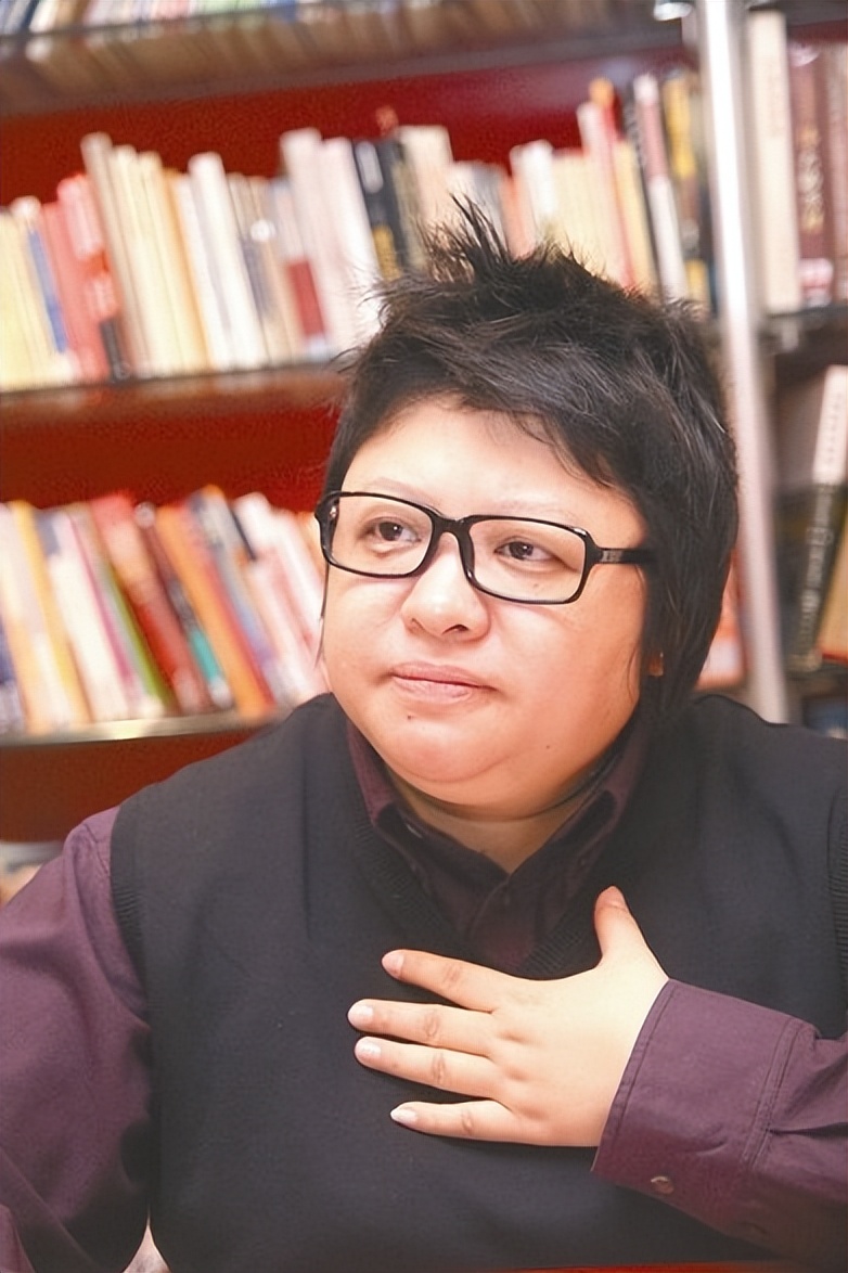 韩红孤儿长大,韩红从小与奶奶一起长大