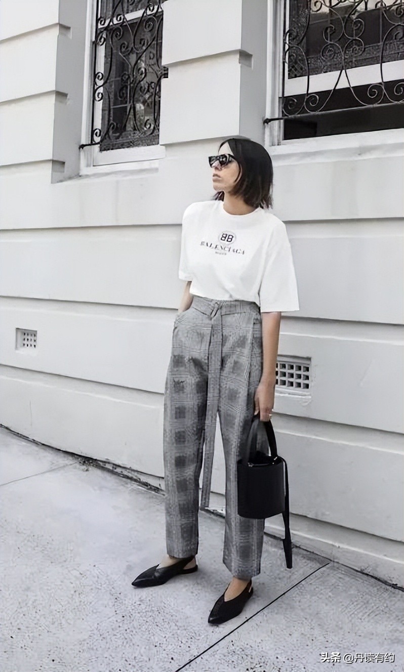 灰色格子大衣怎么搭配才时尚,灰色系一套真的简单又高级穿搭