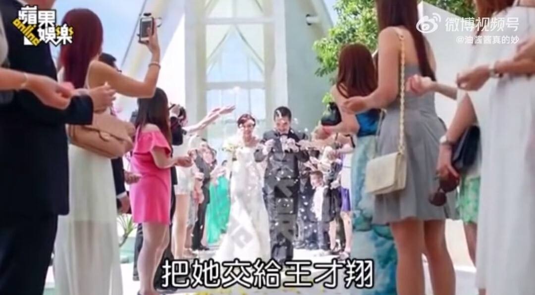 宝岛豪门离大谱：爱马仕随便买家里却没保姆，女明星忙到躺地痛哭