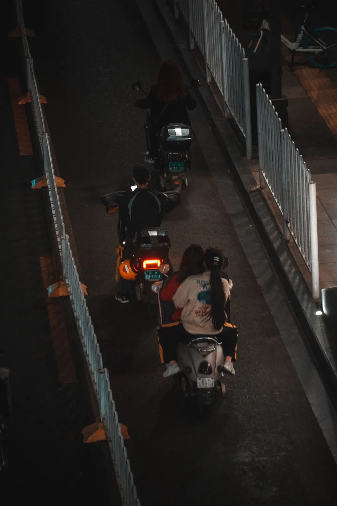 工资5000贷款70w累不,工资5000车贷3000累吗