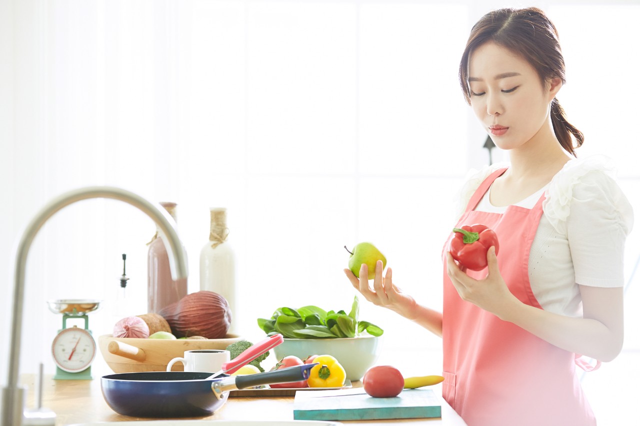 孕早期吃什么酸食物可以缓解孕吐,孕期爱吃酸的孕妈要重视