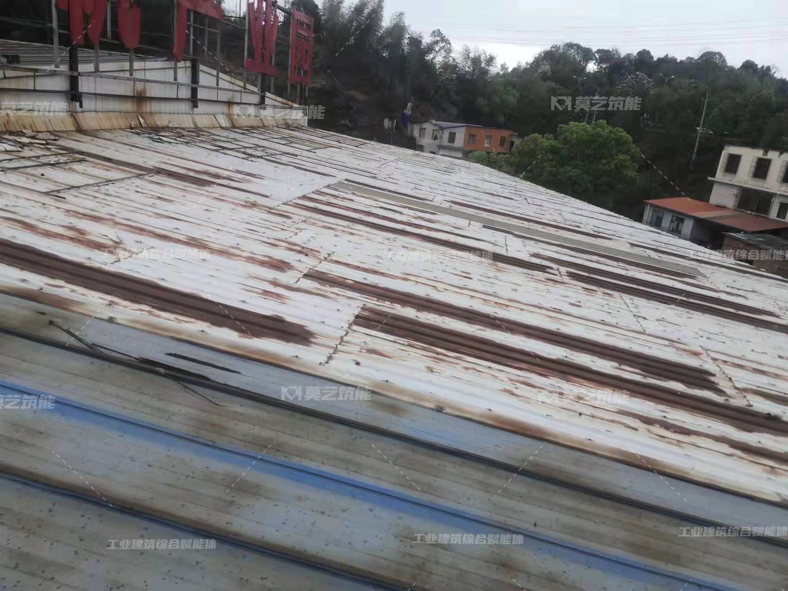 厂房彩钢瓦漏水怎么处理,农村房顶漏水能盖彩钢瓦吗