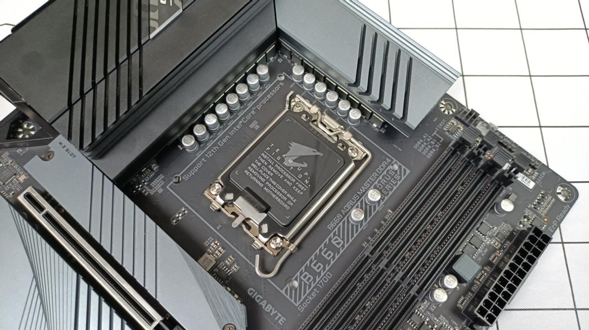 显卡价格还是没降,显卡价格不降