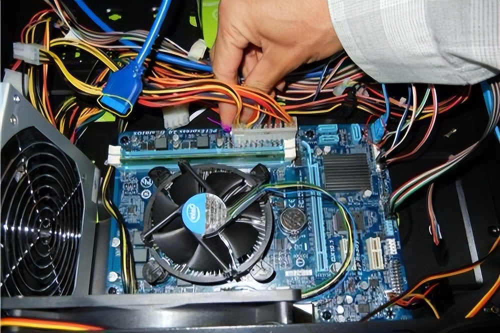 为什么组装机便宜很多,为什么组装机比笔记本便宜