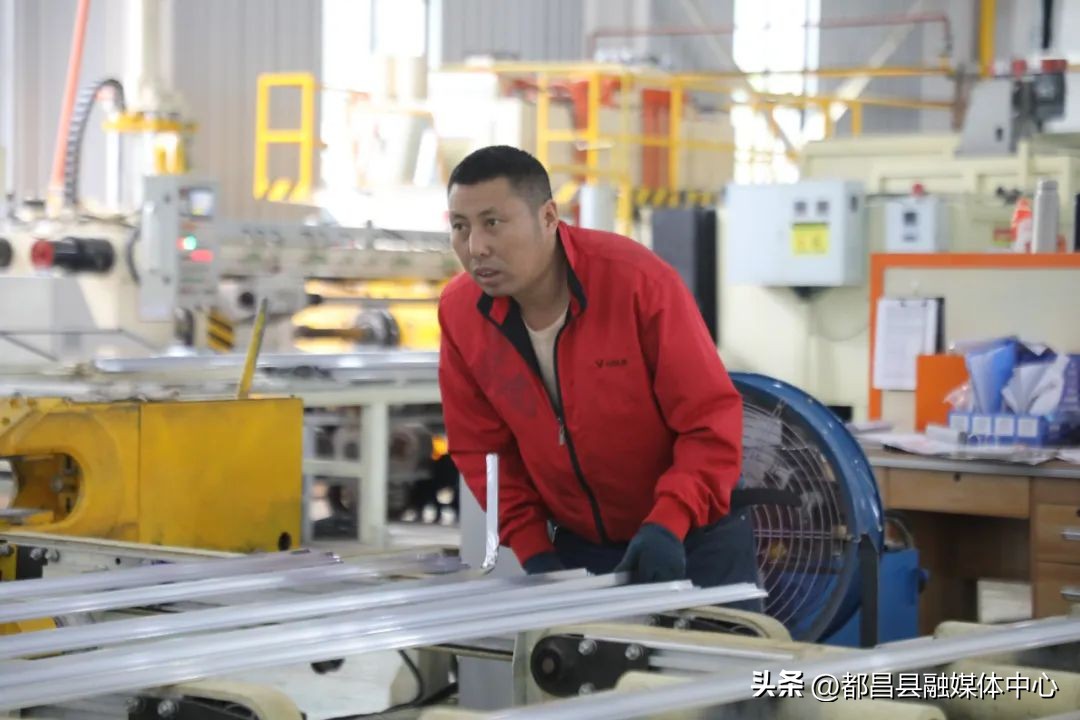 奋战二季度冲刺双过半,奋战二季度实现双过半稿件