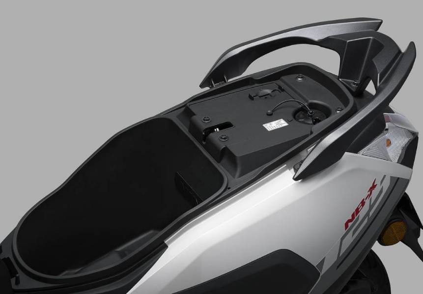 五羊本田nbx小踏板车,五羊本田125踏板对比新大洲本田