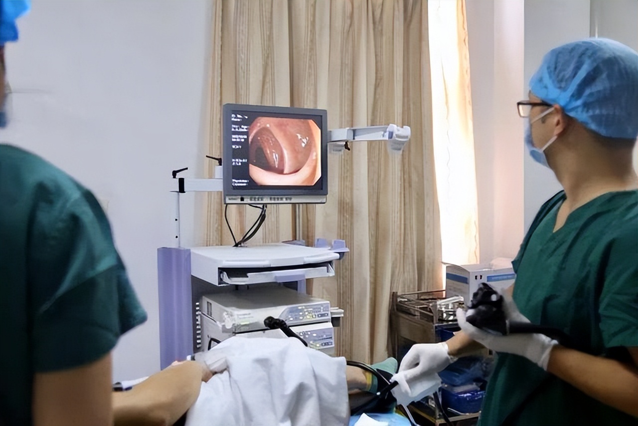 男医生给自己做肠镜,男医生做肠镜检查吗