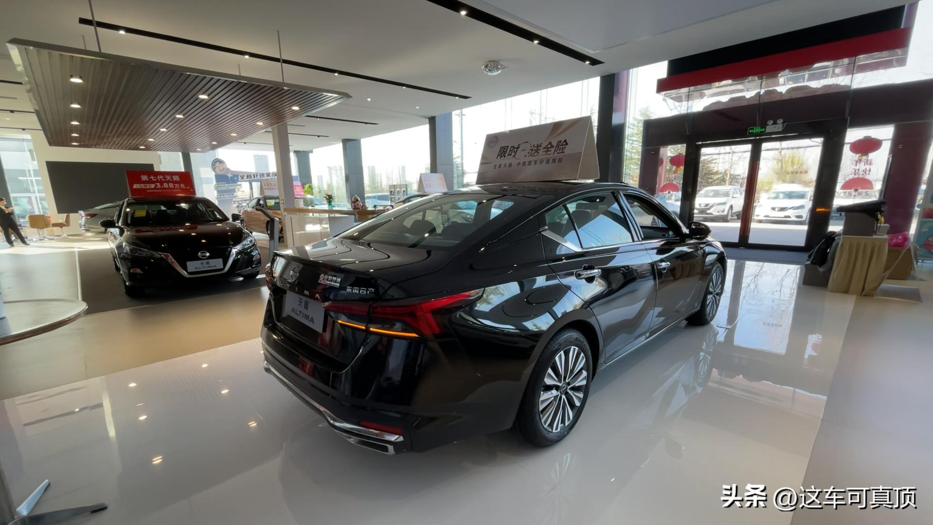 2015款天籁2.0欧冠科技版缺点,黑色天籁2023款的优点与缺点