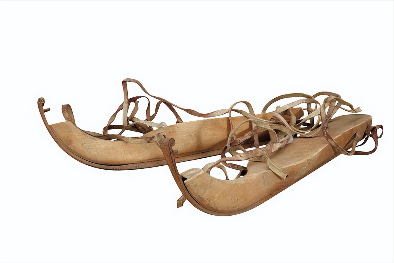 鐧戒簯瀹濊棌灏忚,灏忚鐧戒簯瀹濊棌