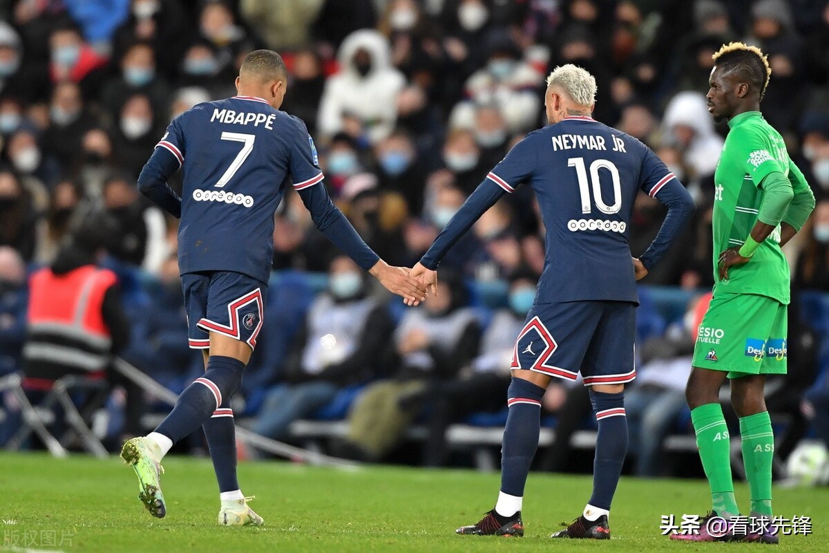 董路分析国足丢球,董路中国日本足球预选赛集锦