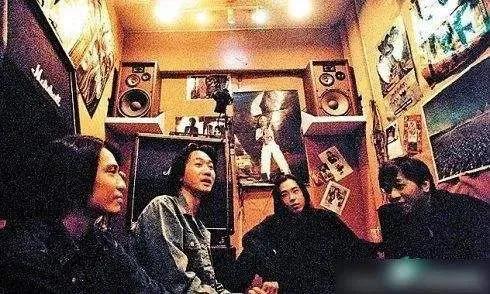 黄家驹26年前海阔天空现场版,海阔天空黄家驹给人的感觉