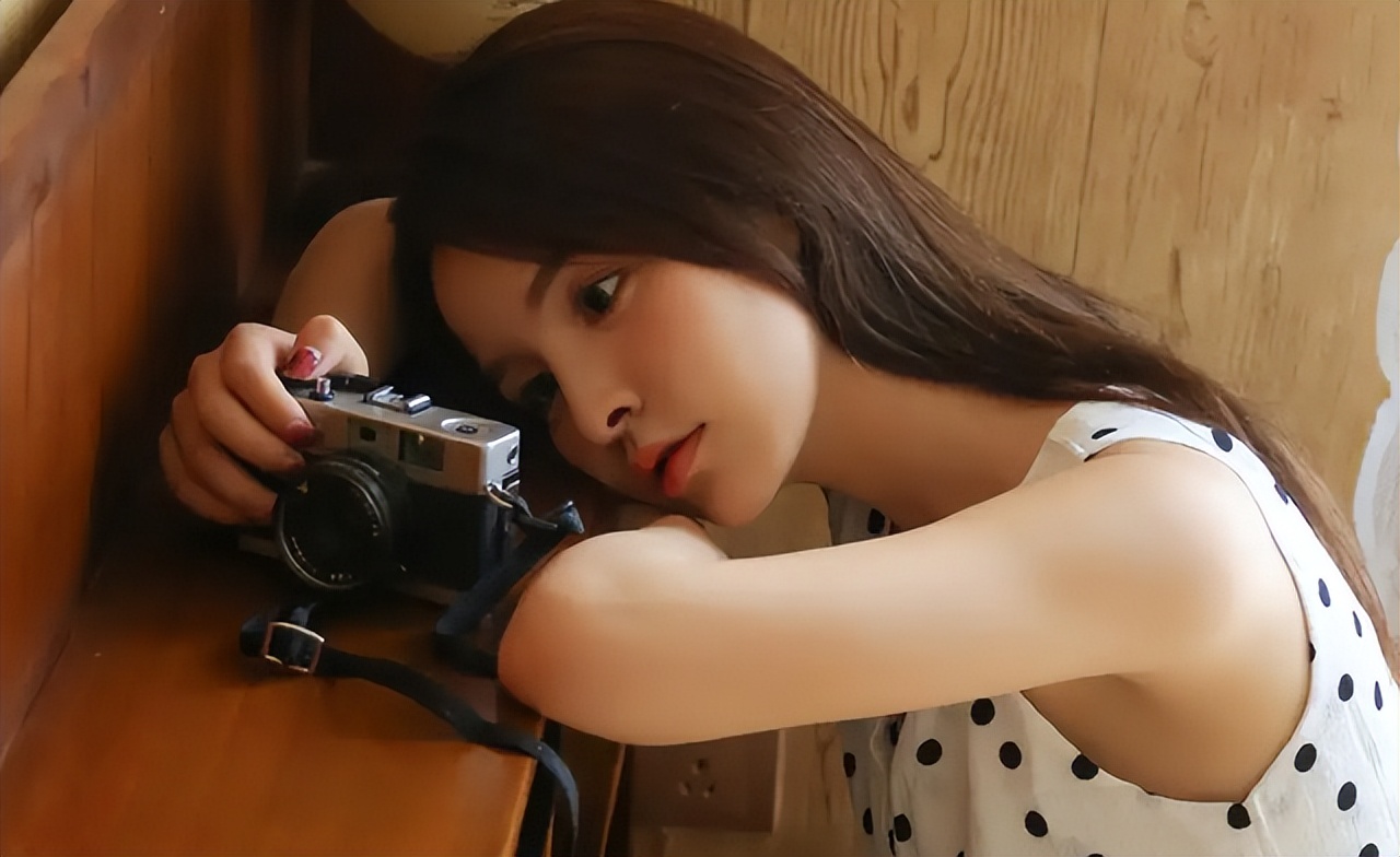 女生衣服上的字母含义,你知道衣服上的字什么意思吗