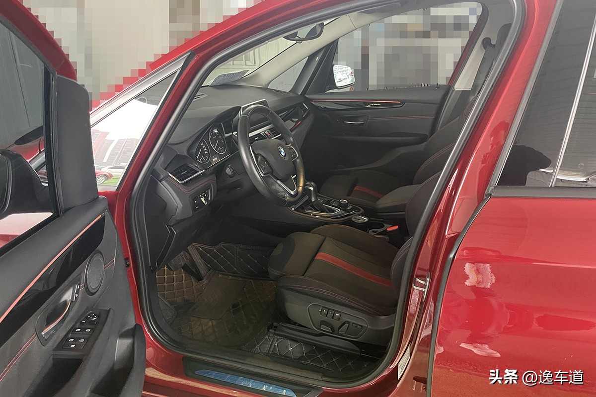 宝马2系旅行车你见过吗？跑了不到5万公里，八万块值吗？