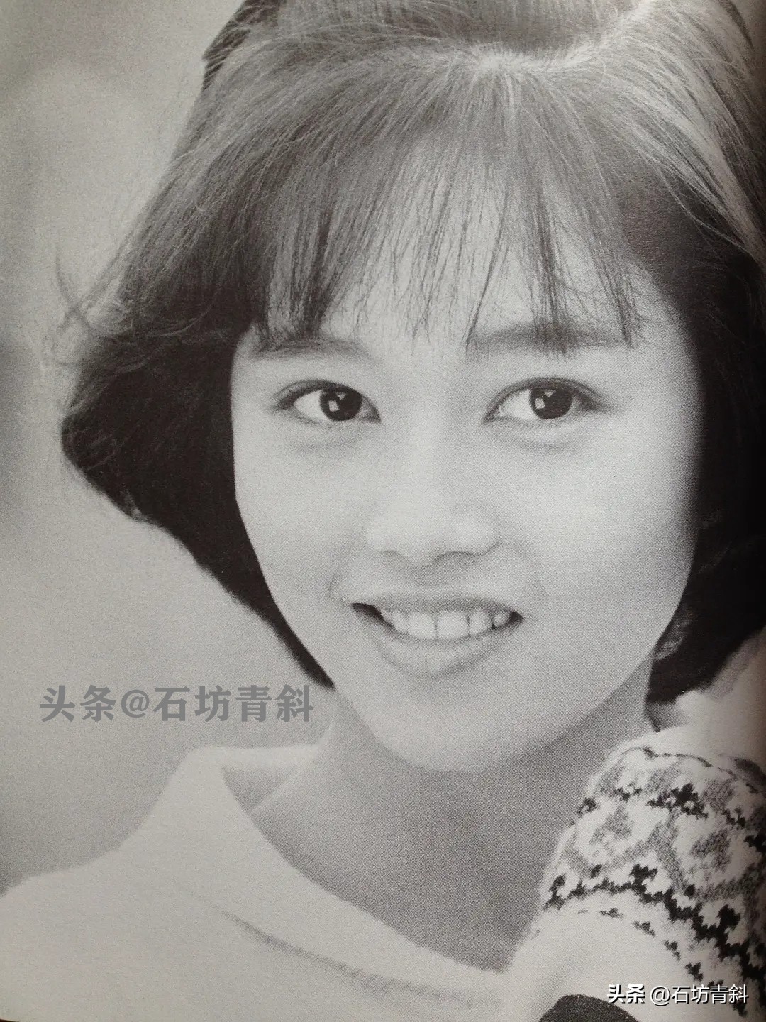 偶像四天后中的浅香唯,艺名曾被公司收回,出写真重回大众视线